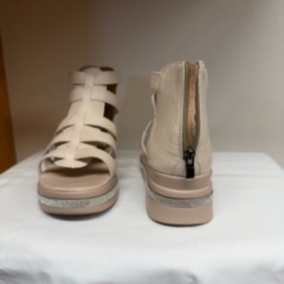Light Pink Strappy Sandals w Back Zip 41/9.5 - Picture 5 of 8